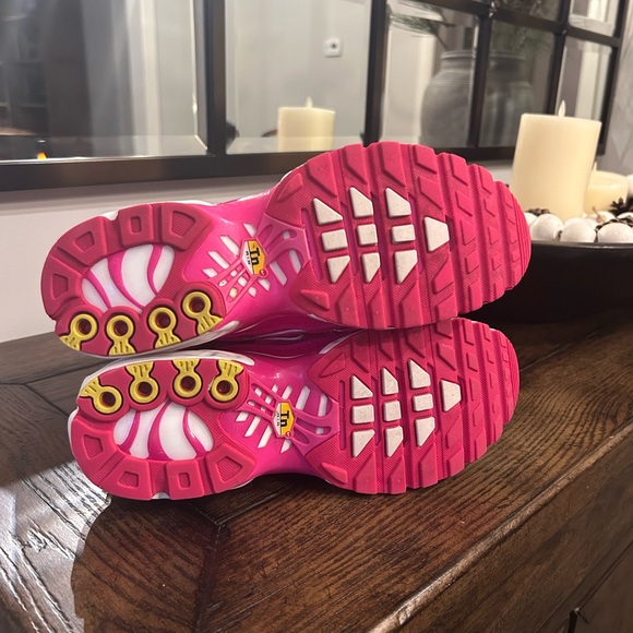 Nike Air Max Plus in a hot pink and white colorway. - Picture 7 of 10